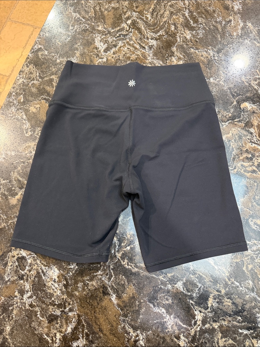 Athleta transcend 7 inch short